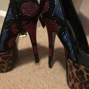 Gorgeous pumps-never worn